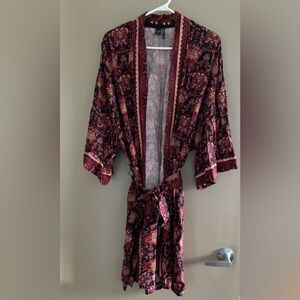 Fun kimono style vest with belt !